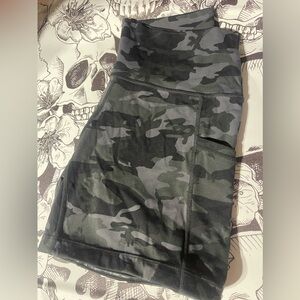 CVG Small 5 inch shorts Camo